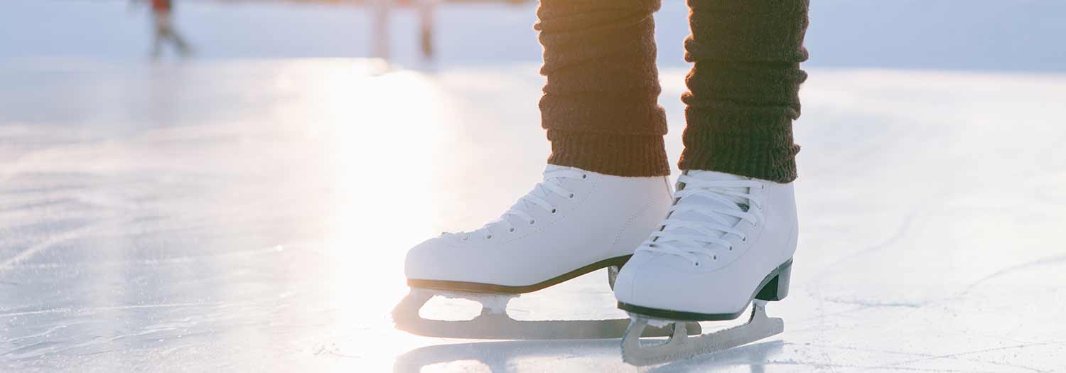 Eislaufen im Winter in den Dolomiten