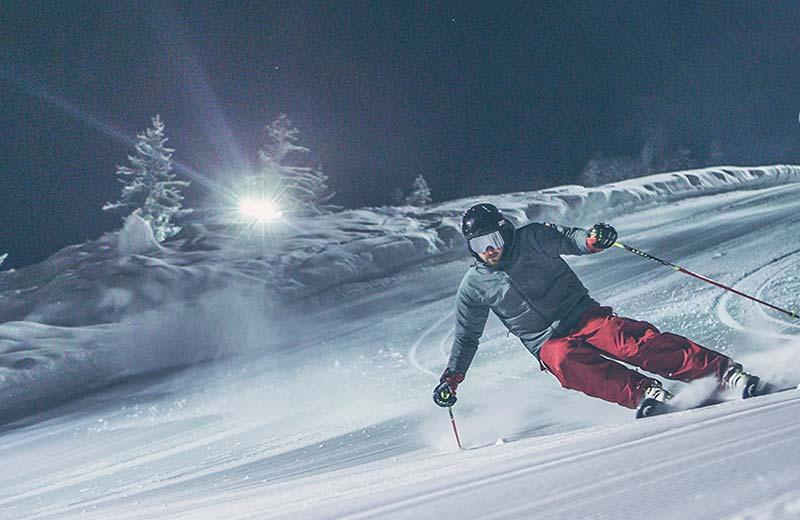 Nachtskifahren in den Dolomiten