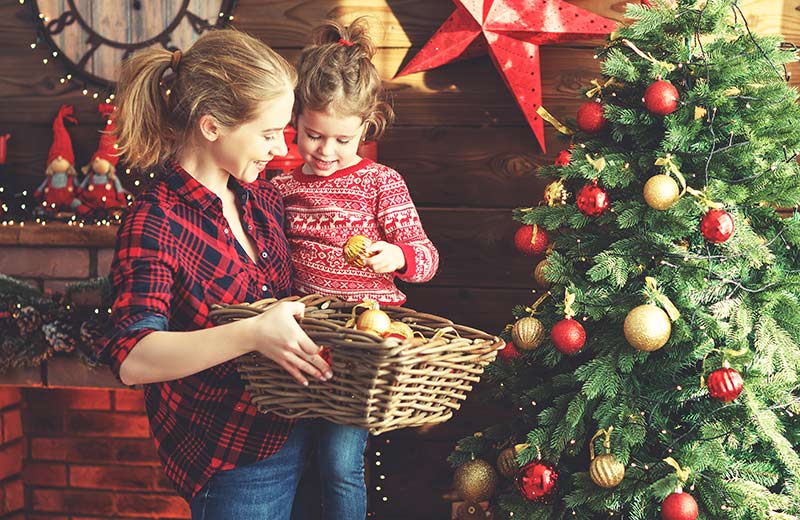 Addobbare l'albero di Natale